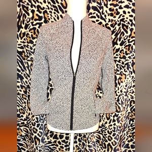 ATHLETA PRE LOVED IN GREAT CONDITION XS